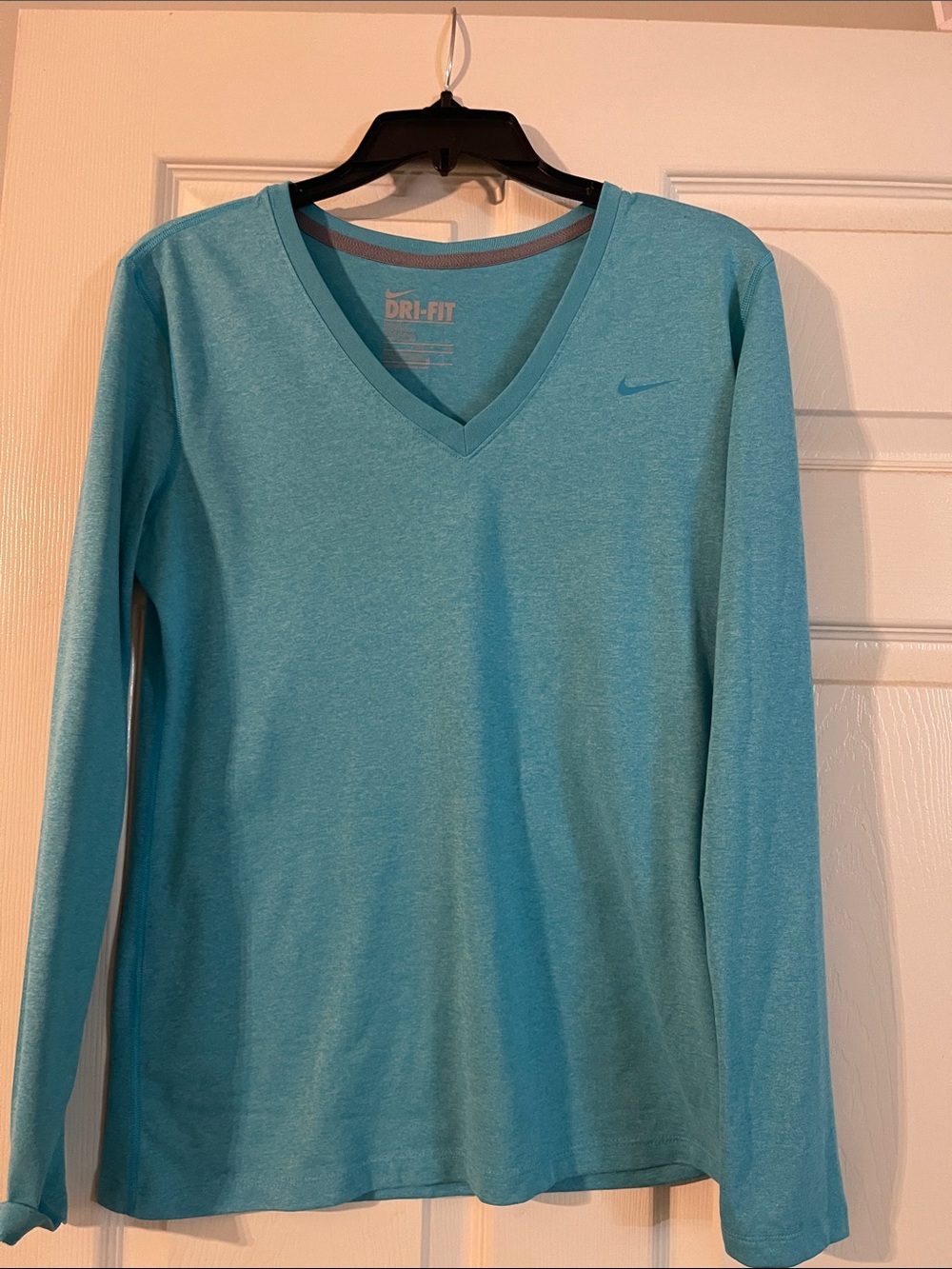 Nike Long Sleeve Shirt V-neck Size Medium Solid Blue